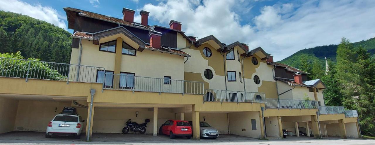 Ferienwohnung Bergspass Gaming Екстер'єр фото